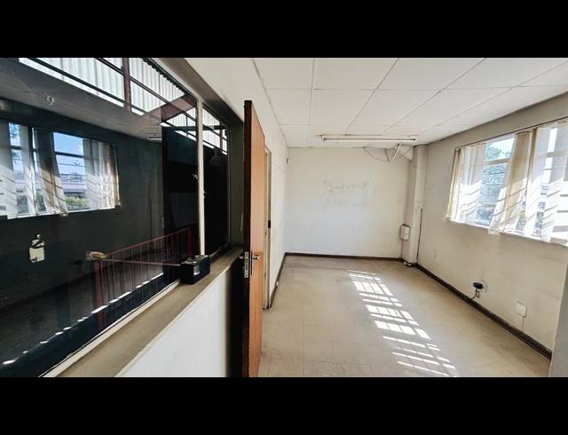 183M² WAREHOUSE TO LET IN ROBERTVILLE